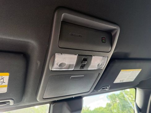 Used 2025 Nissan Frontier PRO-4X AWD/4WD image 25