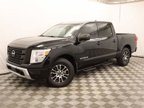Used 2024 Nissan Titan SV w/ SV Convenience Package image 1