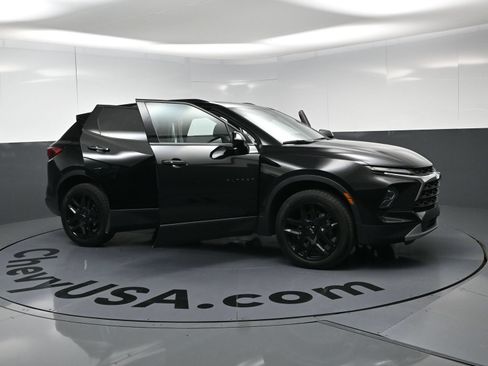 Used 2024 Chevrolet Blazer LT w/ Convenience Package FWD image 24