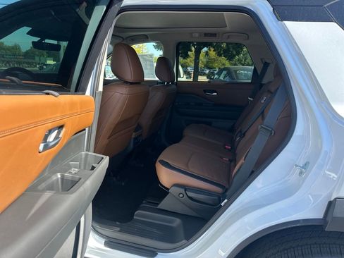 New 2025 Nissan Pathfinder Platinum w/ Cargo Package image 14