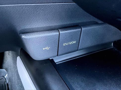 Certified 2022 Toyota Camry LE image 33