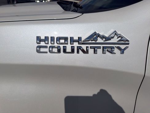 Used 2021 Chevrolet Silverado 1500 High Country w/ Technology Package image 3