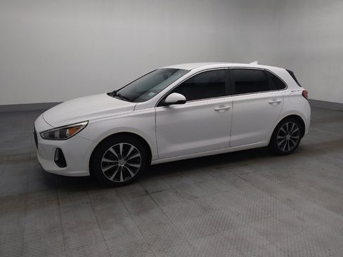 Used 2018 Hyundai Elantra GT FWD image 2
