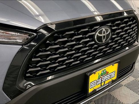 Used 2022 Toyota Corolla Cross LE w/ Moonroof Package image 32