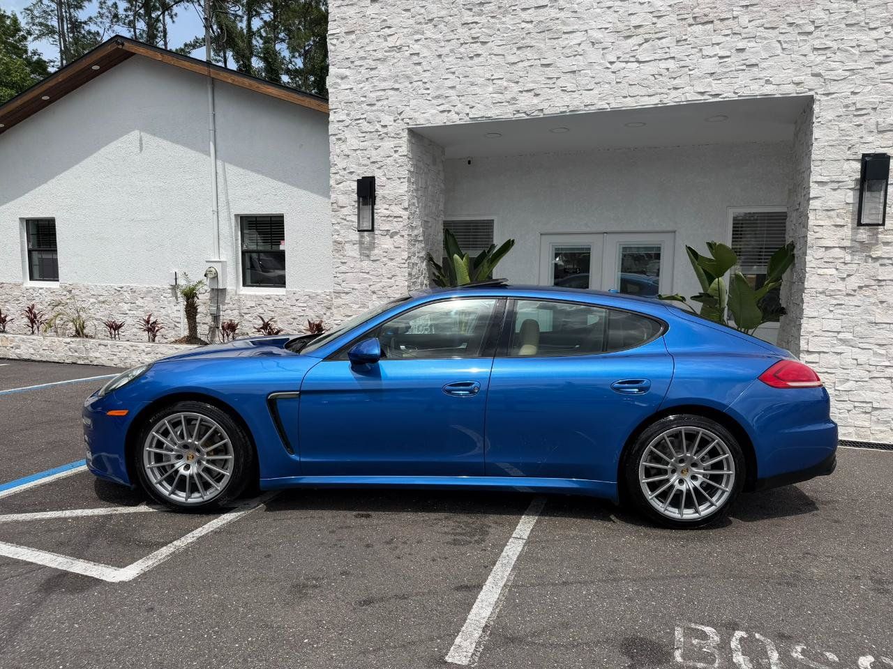 Used 2015 Porsche Panamera 4 AWD/4WD image 2