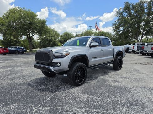 Used 2016 Toyota Tacoma SR5 RWD image 11