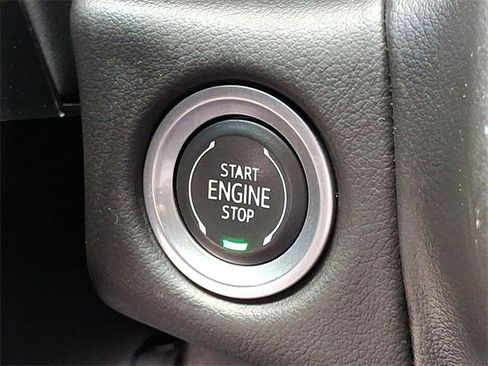 Used 2024 Chevrolet Suburban Premier image 21