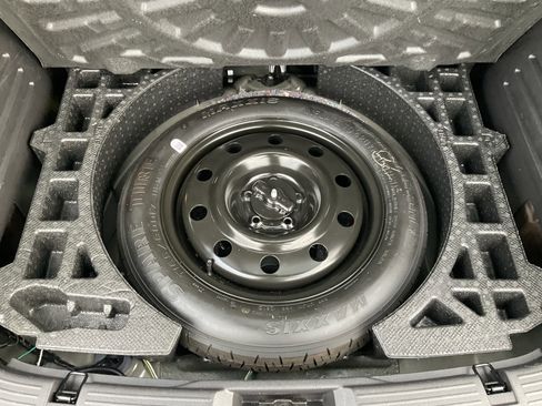 Used 2010 Ford Edge SE image 38