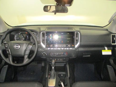 New 2025 Nissan Frontier SV image 31
