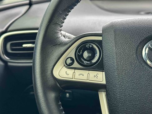 Used 2018 Toyota Prius Four image 29