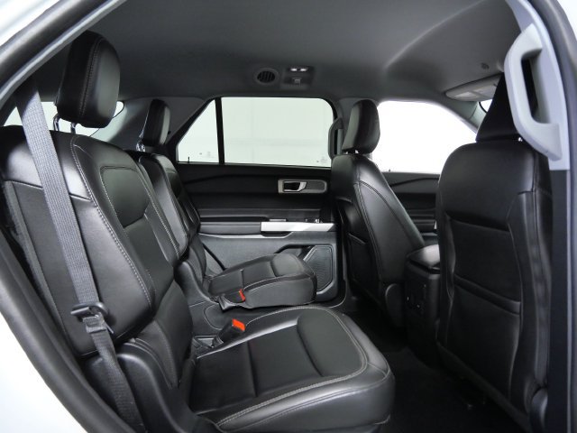 Certified 2024 Ford Explorer XLT w/ Equipment Group 202A AWD/4WD image 11