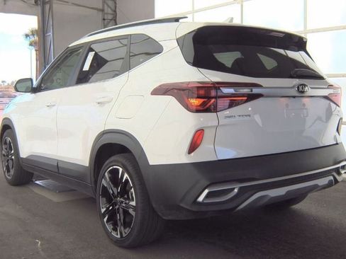 Used 2021 Kia Seltos EX image 8