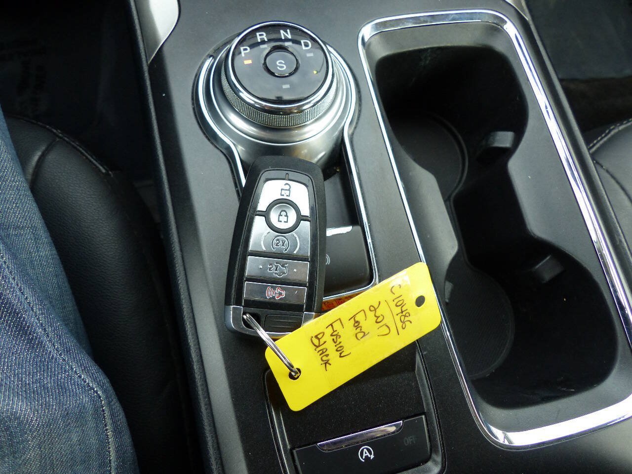 Used 2017 Ford Fusion SE w/ Fusion SE Technology Package FWD image 32