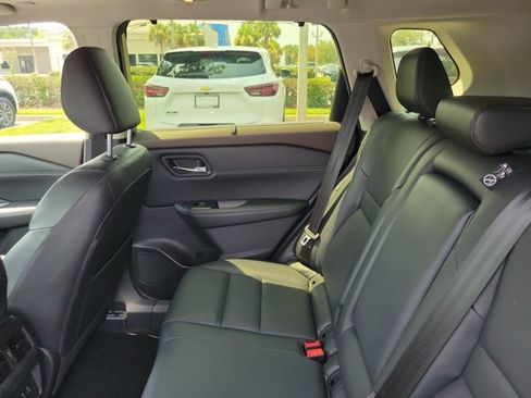 Used 2023 Nissan Rogue SL w/ SL Premium Package AWD/4WD image 14