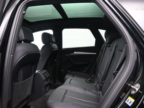 Used 2020 Audi Q5 2.0T Premium w/ Titanium Sport Package image 28