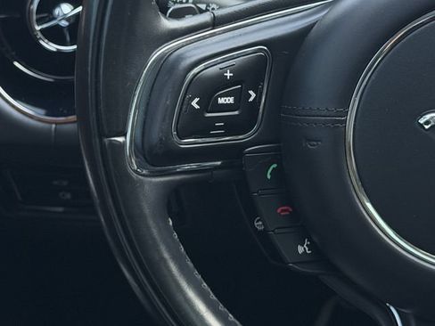 Used 2015 Jaguar XJ L Portfolio RWD image 13