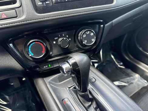 Used 2021 Honda HR-V LX image 24