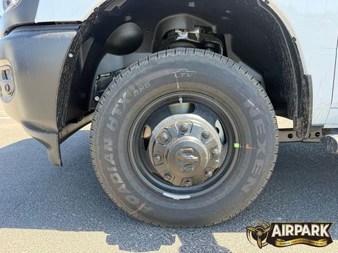 New 2026 RAM 3500 Tradesman image 10