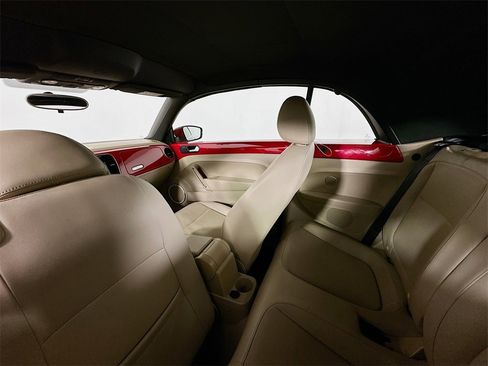 Used 2015 Volkswagen Beetle 1.8T image 4