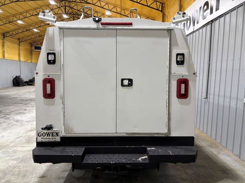 Used 2018 Chevrolet Express 3500 w/ Power Convenience Package RWD image 8