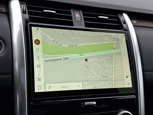 Used 2025 Land Rover Discovery S image 16