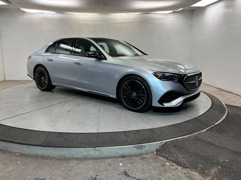 New 2026 Mercedes-Benz E 450 4MATIC Sedan image 7
