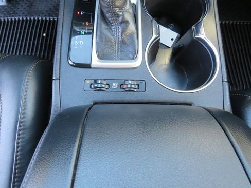 Used 2018 Toyota Highlander Limited image 25