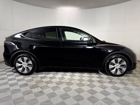 Used 2020 Tesla Model Y Long Range image 10