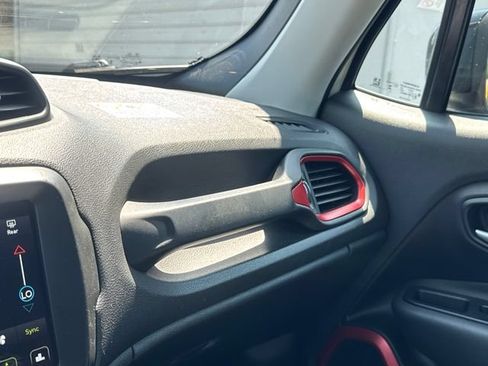Used 2023 Jeep Renegade Trailhawk AWD/4WD image 29
