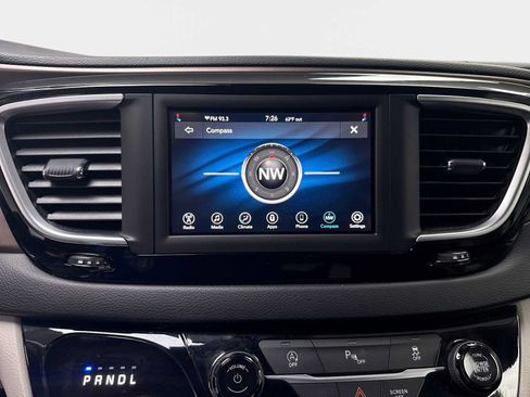 Used 2021 Chrysler Voyager LX FWD image 19