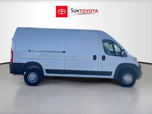 Used 2023 RAM ProMaster 2500 image 2
