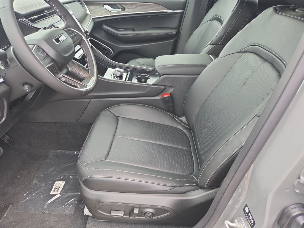 New 2027 Jeep Grand Cherokee Limited AWD/4WD image 5