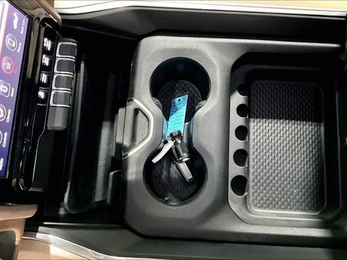 Used 2019 RAM 1500 Laramie image 17