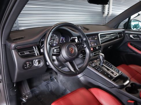 Certified 2024 Porsche Macan S AWD/4WD image 4