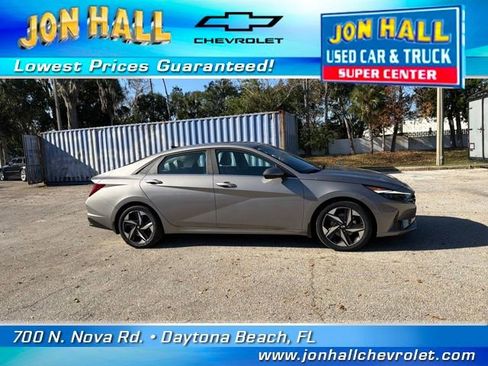 Used 2023 Hyundai Elantra Limited image 13