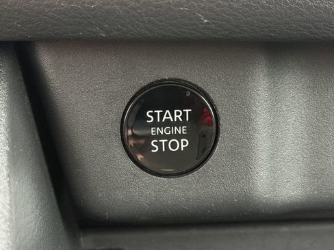 Used 2025 Nissan Rogue SV FWD image 19