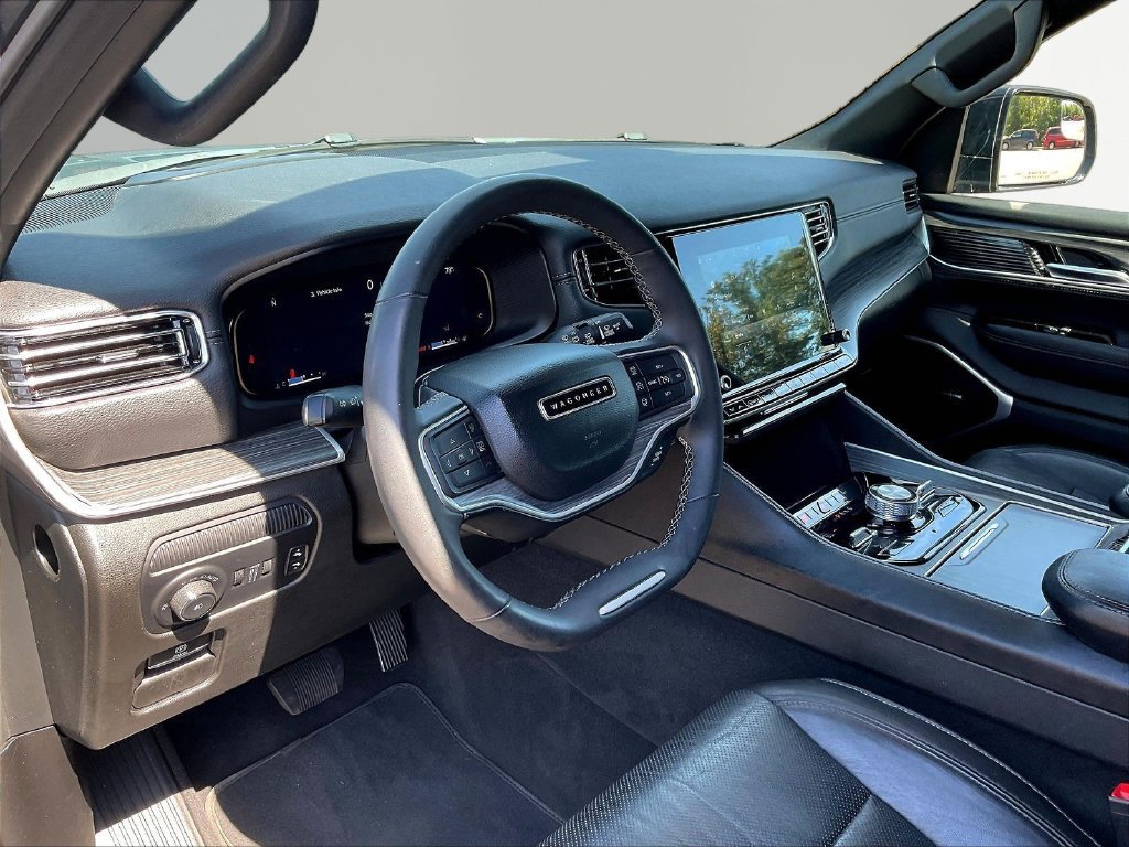 Used 2024 Jeep Wagoneer L Series III w/ Flexible Seating Group AWD/4WD image 20