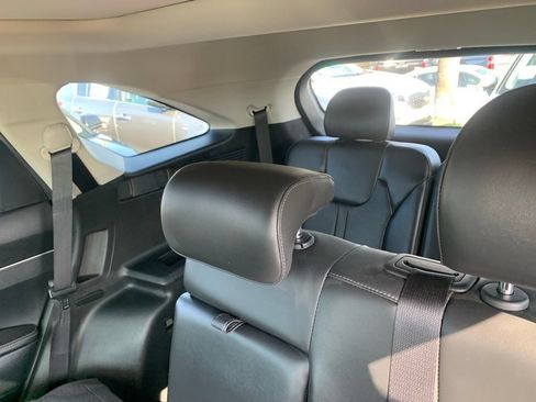 Certified 2024 Kia Sorento S w/ Panoramic Sunroof Package FWD image 12