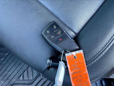 Used 2023 Chevrolet Silverado 1500 LT Trail Boss w/ LT Trail Boss Premium Package image 10