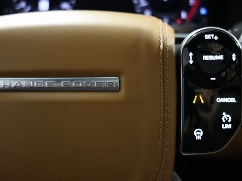Used 2019 Land Rover Range Rover Autobiography image 28