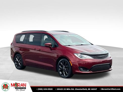 Used 2019 Chrysler Pacifica Limited w/ S Appearance Package FWD image 7