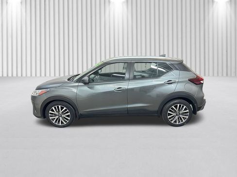 Used 2023 Nissan Kicks SV FWD image 12