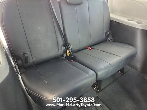 Used 2019 Toyota Sienna SE FWD image 11