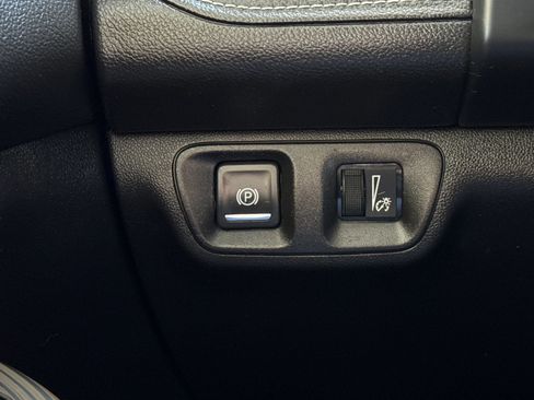 Used 2019 GMC Acadia SLE image 35