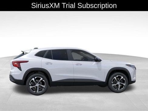 New 2026 Chevrolet Trax RS w/ Driver Confidence Package FWD image 6