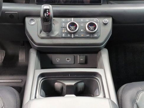 Used 2024 Land Rover Defender 110 X-Dynamic SE image 20