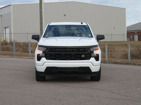Used 2022 Chevrolet Silverado 1500 Custom image 3