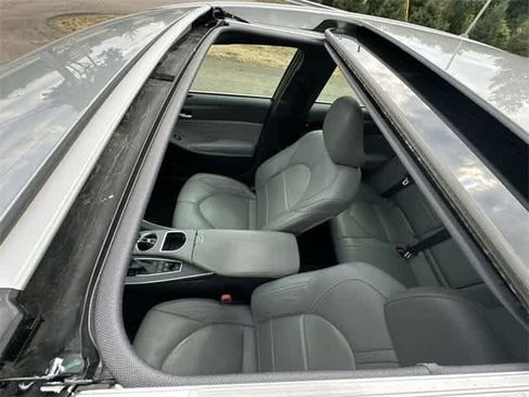 Used 2021 Toyota Avalon Limited image 6