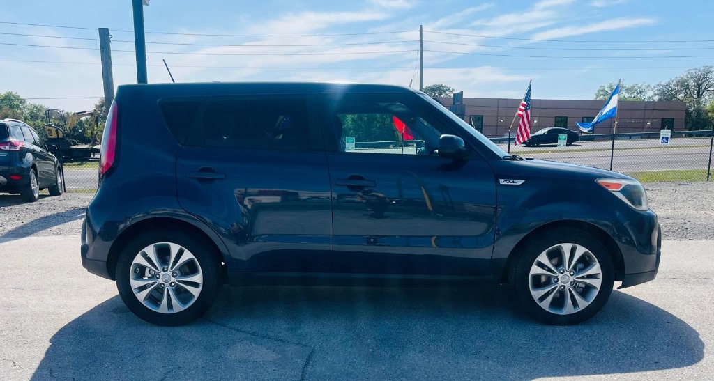 Used 2016 Kia Soul + w/ Audio Package FWD image 6