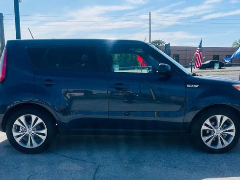 Used 2016 Kia Soul + w/ Audio Package FWD image 6